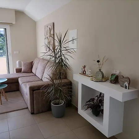 House Santa Ana Nyaraló *