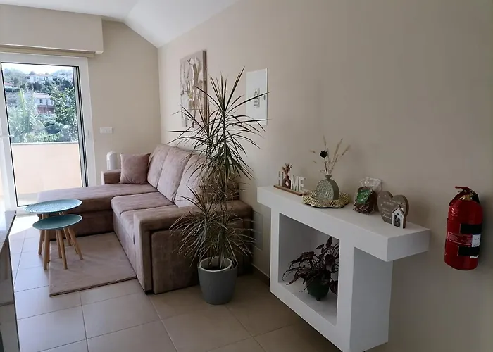 House Santa Ana 度假居 *